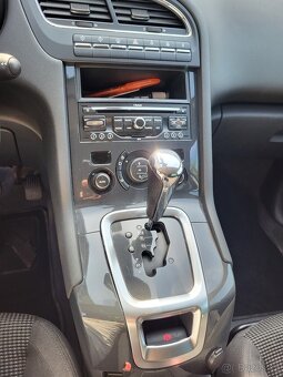 Peugeot 5008 2.0L HDi automat - 9