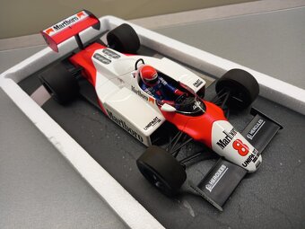 F1 MCLAREN MP4/1C FORD MARLBORO USA WEST GP 1983 LAUDA 1:18 - 9