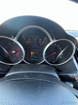 Chevrolet Cruze kombi - 9