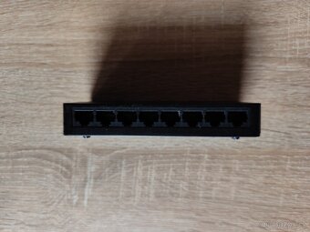 Switch 8 a 4 port 1Gb - 9