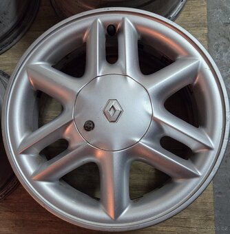 Alu kola renault 4x100 r15 original - 9