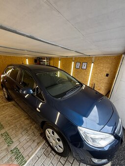 Opel Astra, SportsTourer 1.7 D-servisováno, nová STK - 9