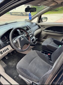 Mitsubishi Grandis - 9