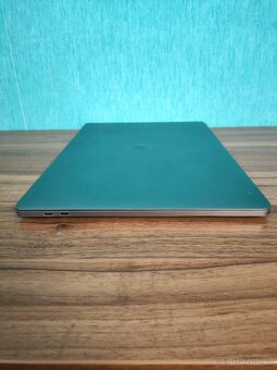 MacBook Pro 15.4" 2017 | i7 • 16GB • 256GB - 9