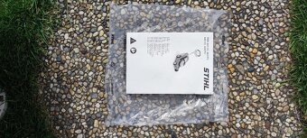 Rychlonabíječka a akumulátor STIHL - 9