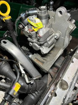 Náhradní díly z motoru 2.0 TDI 140kW - 9