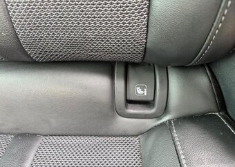 Škoda Octavia 2,0 TDI DSG COMBI STYLE nafta automat 110 kw - 9