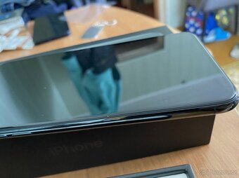 iPhone 11 Pro Max 64GB Midnight Green - 9