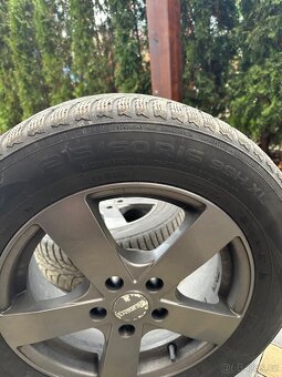 Alu kola Nokian 215/60 R16 - 9