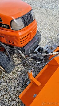 Zahradni traktor Kubota G21 Diesel/Hyh.Smeták+Sypač/ - 9