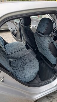 Prodám auto Hyundai i20 - 9