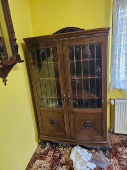 Skříně,komody,skleník,trofeje,paroží. - 9