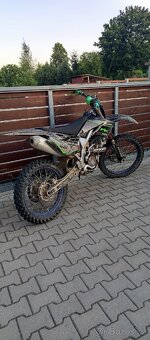 Kawasaki kxf 250 - 9