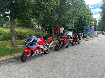 Aprilia RSV 1000R, 2008 - 9