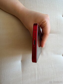 Prodám iPhone 13 (PRODUCT)RED - 9