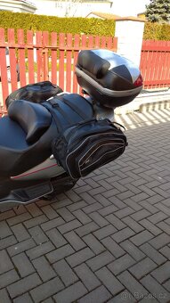 Suzuki Burgman 650 - 9