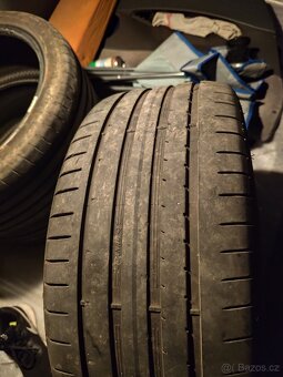 Pneu Dunlop 225/40 R18 - 9