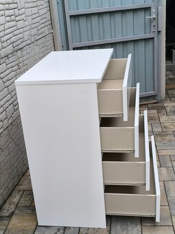 Prodám komodu IKEA se 4 zásuvkami - 9