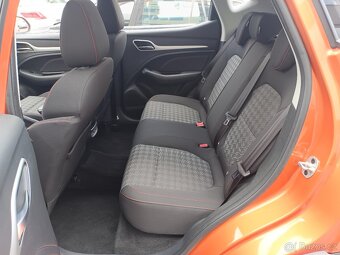 MG ZS 1.5 85kW 65tkm Full LED světlomety DAB ACC Climatic - 9