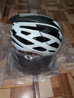 4x cyklo přilba ,kšilt brýle a zadní světlo na usb - 9