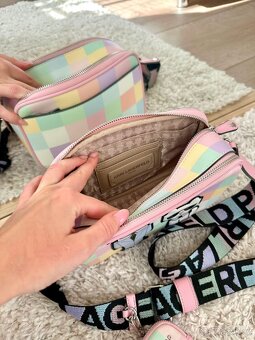 KOSTIČKOVÁ CROSSBODY KABELKA KARL LAGERFELD - 9
