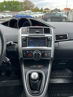 Toyota Verso, 1.8i 108 kW NAV VÝHŘEV TAŽNÉ - 9