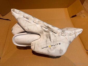 LAPAČKA A VYRÁŽEČKA BAUER VAPOR HYPERLITE 2 SR - 9