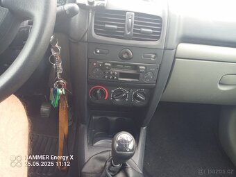 Renault Clio 1.5 DCI - 9