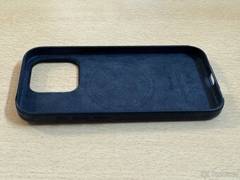 iPhone 15 Pro Silicone Case + MagSafe (černá) - 9