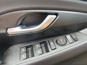 Hyundai i30 1.5i DPi, 2025, 2700KM , DPH, PLNE POHJAZDNE - 9