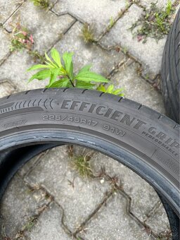 225/45 R17 - 9