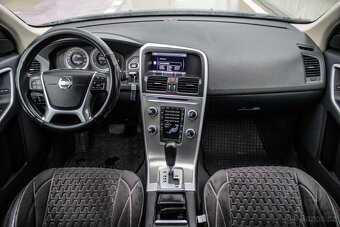Volvo XC60 D5 (151kW) AWD Momentum Geartronic - 9