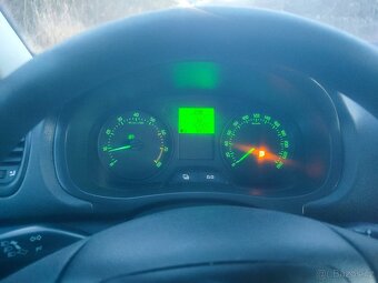 2011 facelift Škoda Fabia combi 1.4i 16V 63 kW - 9