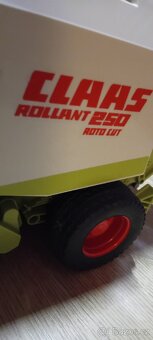 Bruder Claas Rollant 250 balíkovač - 9