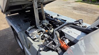 Víceúčelový zametací stroj AUSA B200H, sklápěč, 4x4 - 9