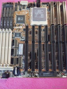 Deska a komponenty 486 - 9