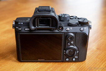 SONY A7 III - 9