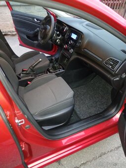 Renault Megane 1.3 75KW rok 2019 14700km - 9