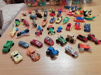 350 kusů kinder technika - 9