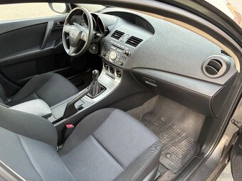 Mazda 3 1.6i 77kw rv.2010 pěkný stav - 9