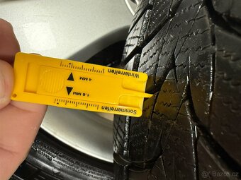 PNEU Imperial 215/45/18 - 9