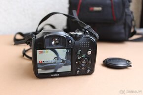 Prodám digitální fotoaparát FujiFilm FinePix S4500 + brašna - 9