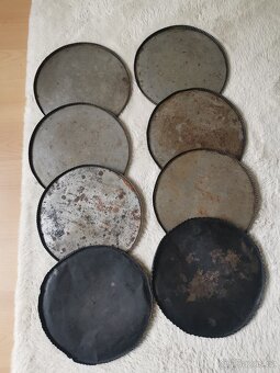 8x staré plechy na frgály - 9