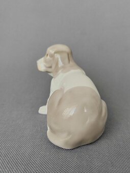 Sedící a smutný porcelánový figurky štěňata Bígl styl Lladro - 9