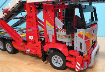 LEGO 42098 Kamion pro přepravu aut - 9