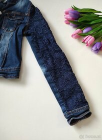 Krásná džínová vypasovaná bundička. Top stav - 9