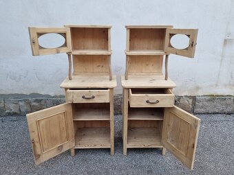 NÁDHERNÉ STARÉ SMRKOVÉ NOČNÍ STOLKY PO RENOVACI - 9