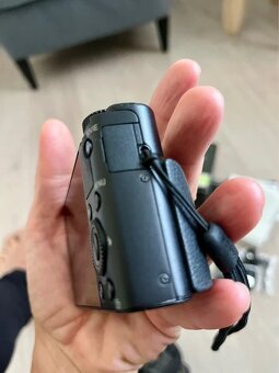 Sony DSC RX100 se 2 bateriemi a pouzdrem - 9