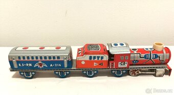 Lucerničky, kovové schránky, retro vláček na setrvačník - 9