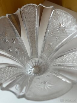 Broušená čirá váza - 9